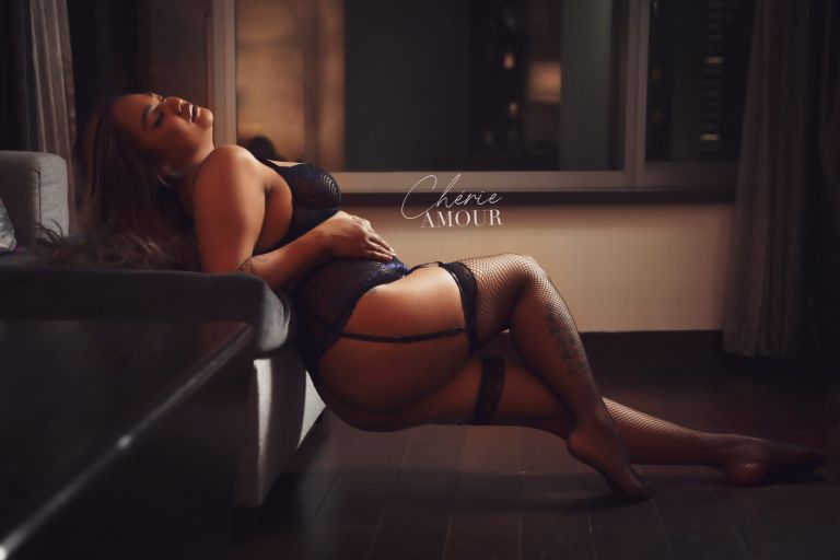 https://cherieamourboudoir.com/wp-content/uploads/2020/03/22-41-pp_gallery/Raena-17-scaled(pp_w768_h512).jpg