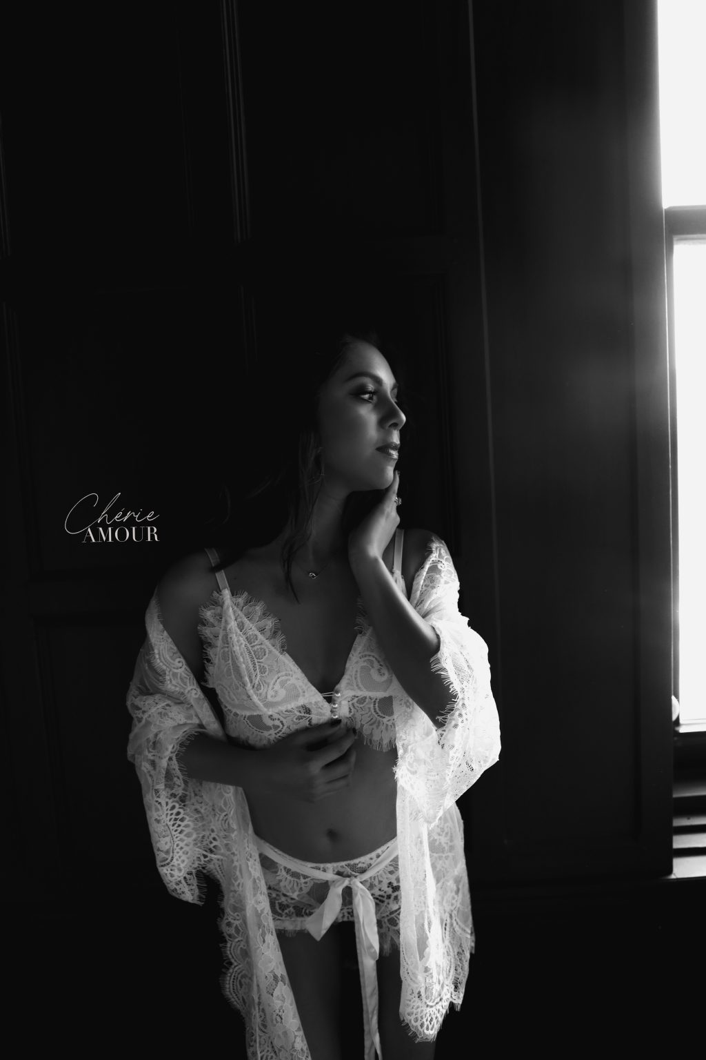 https://cherieamourboudoir.com/wp-content/uploads/2020/03/30-41-pp_gallery/GutierrezL-13_BW-1024x1536.jpg